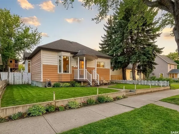 127 Coteau STREET W, Moose Jaw, SK S6H 5C4