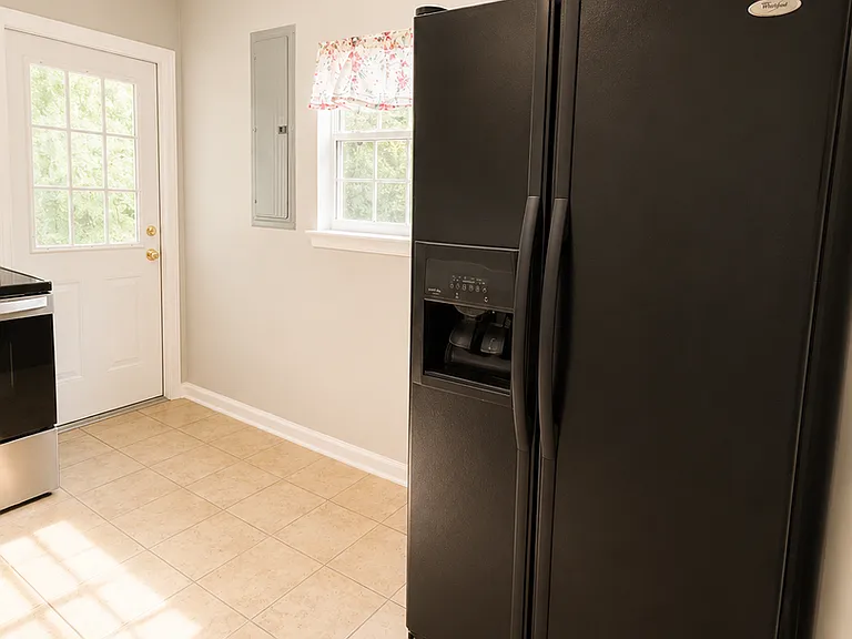 212 E Hilton Ave — Photo 13