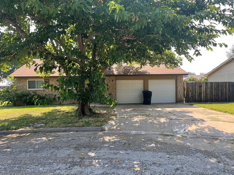 1717 Bob White Ct