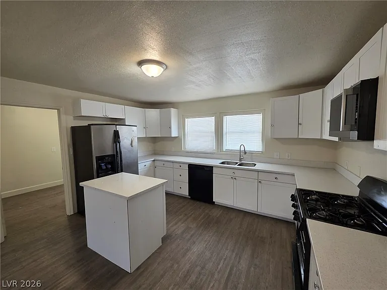 1590 Mustang Dr — Photo 77