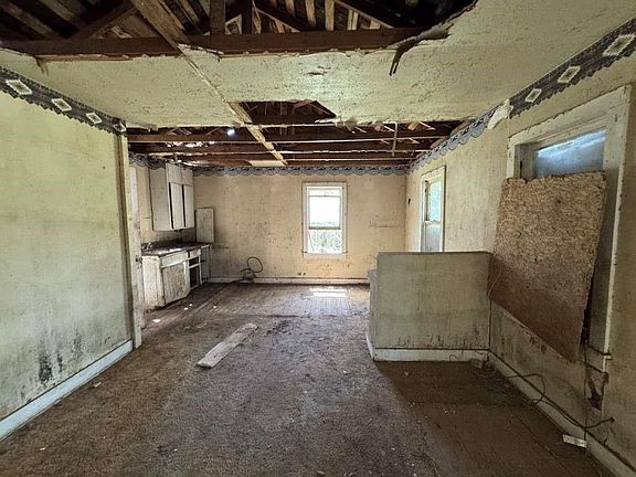 4th image of 411 N 10th St