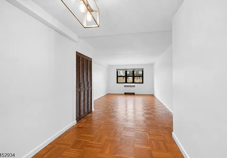 208 Anderson St — Photo 10