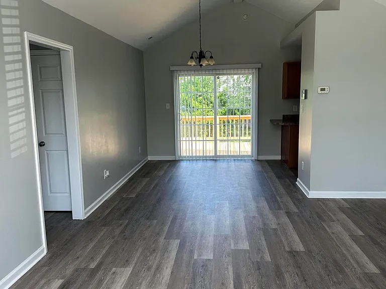119 Sparkling Brook Way — Photo 9