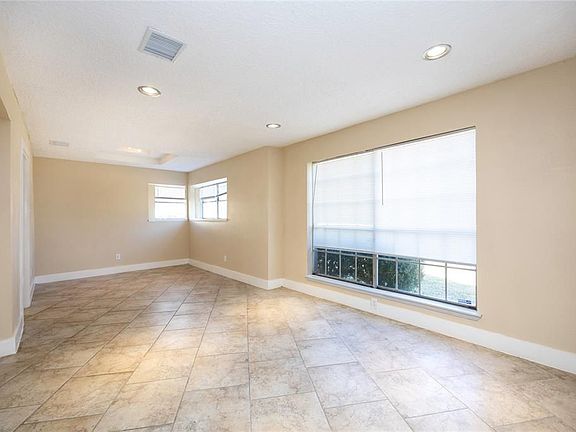4th image of 266 Coppersmith Dr