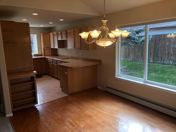 Dining room/kitchen