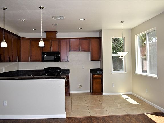 5th image of 7852 Sungarden Dr
