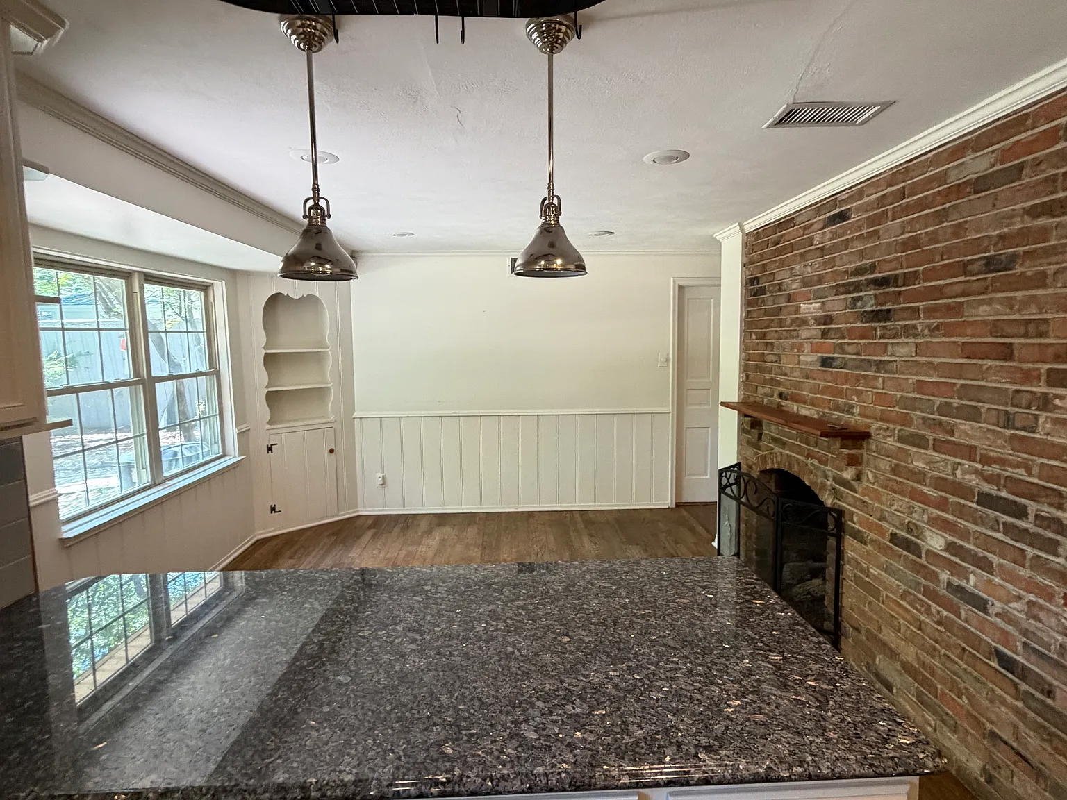 4 bed, 1737 sqft, $3,995 — Photo 4