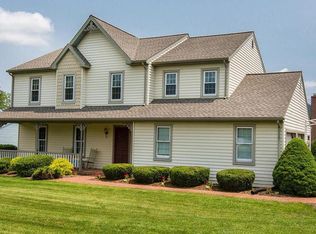23 Vanderbilt Dr, Leola, PA 17540