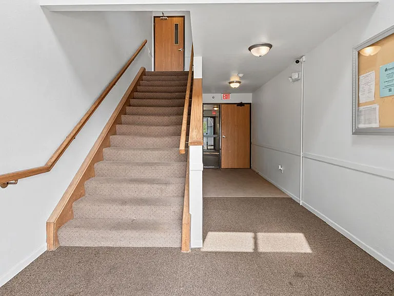 City View Apartments — Photo 59