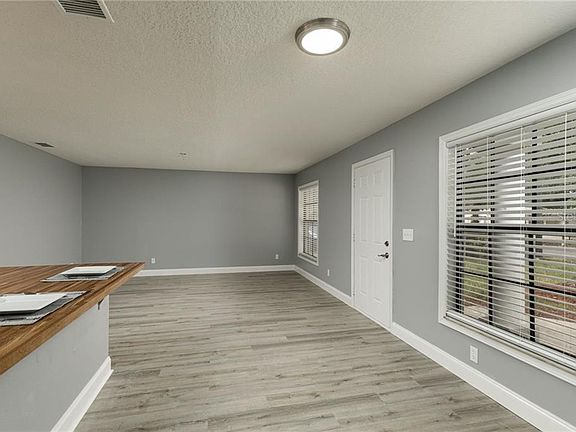 2nd image of 3211 E Caracas St