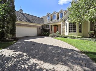 676 S Bristol Ct, Lake Forest, IL 60045