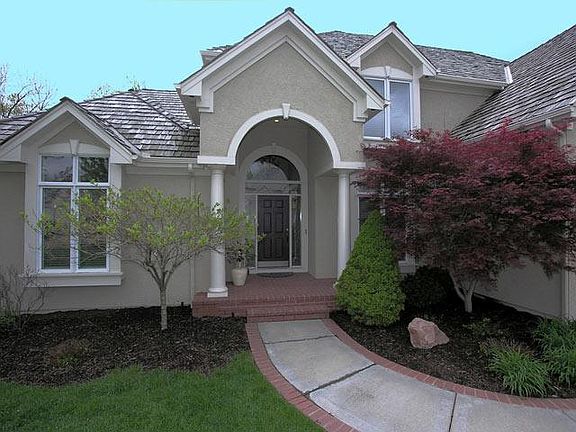 2nd image of 8104 Forest Park Dr