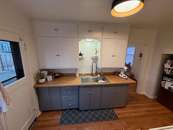 2nd image of 910 W Ofarrell St