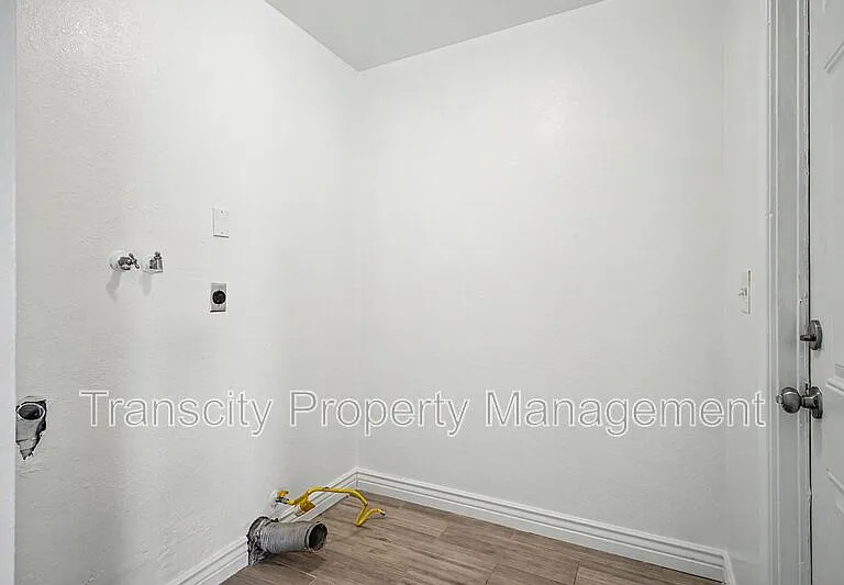 4328 E Saint Catherine Ave — Photo 16