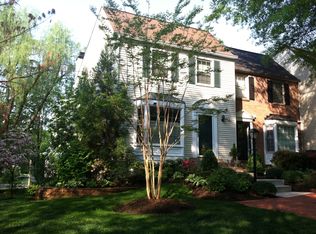 8221 Goldstream Ct, Vienna, VA 22182