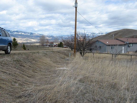 2nd image of 10 N Primrose Dr