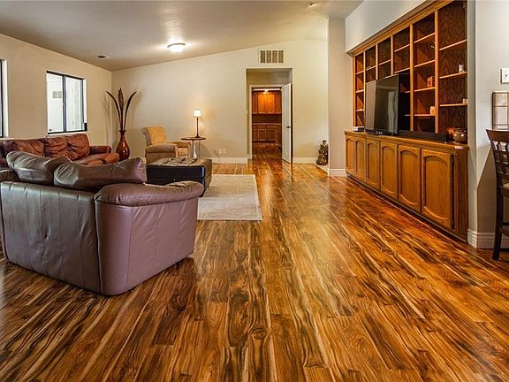 5th image of 1016 La Serena Way