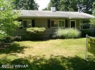 2426 Waldman Dr, Williamsport, PA 17701