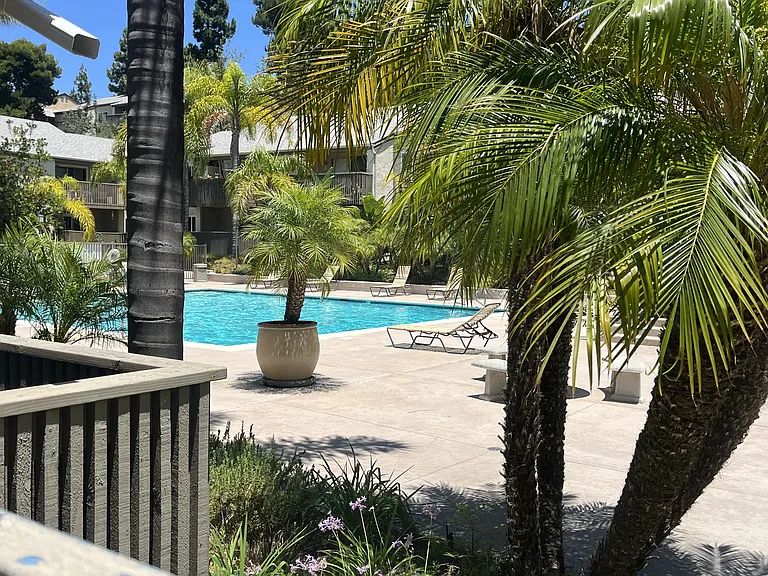 8525 Villa La Jolla Dr #C — Photo 10