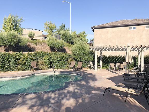 3rd image of 870 Mission Sierra Ct #3B-2Ba-1465Sqft