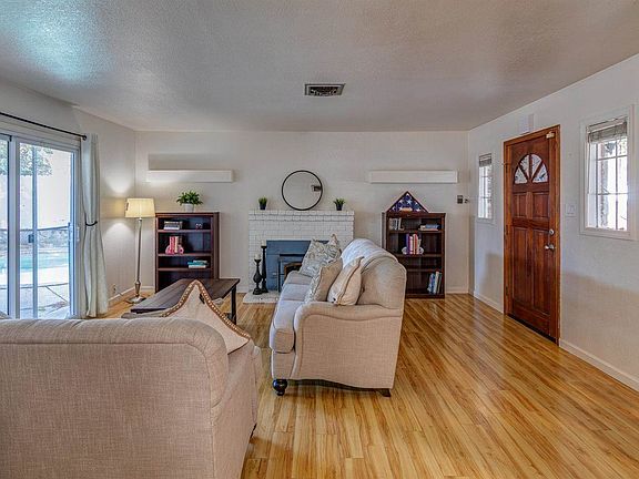 5th image of 6908 Gumwood Cir