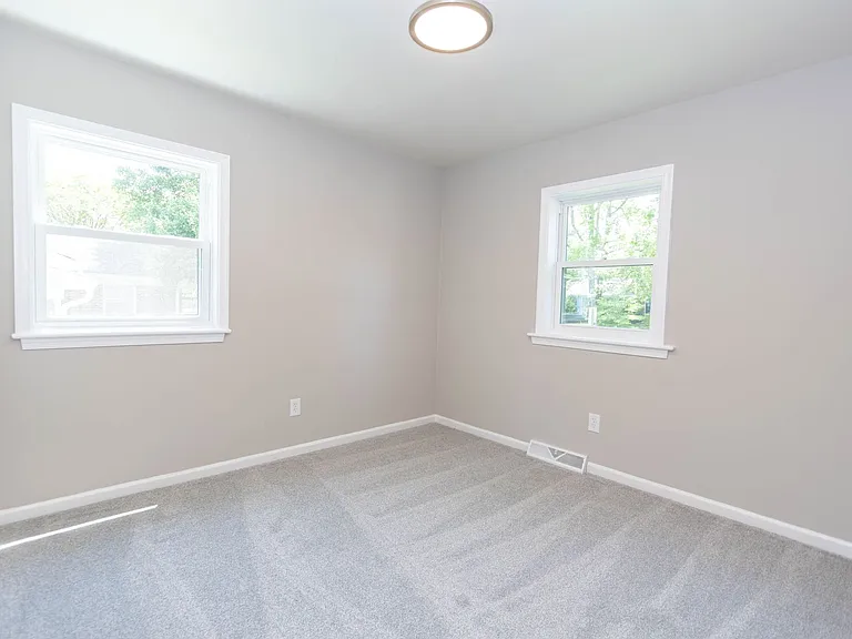 724 Lucas Creek Rd — Photo 14