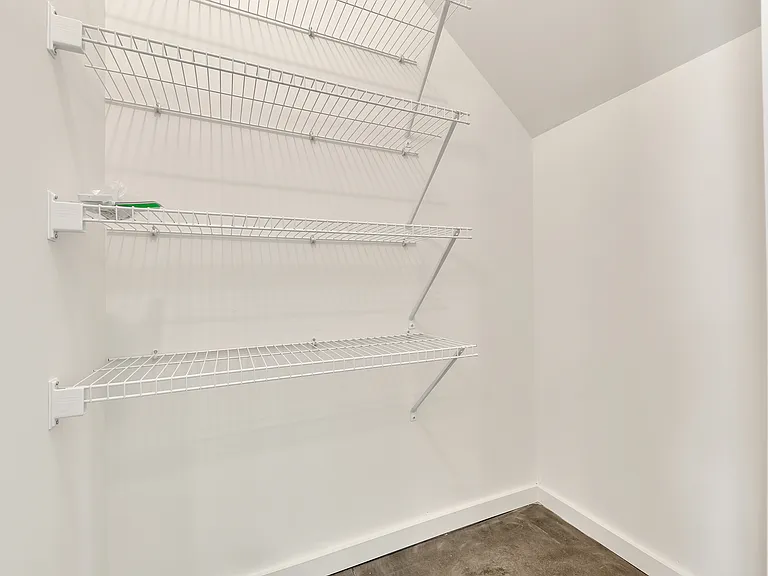 1602 N Central St — Photo 14