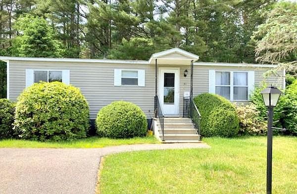 1st image of 31 Mountain Ash Dr