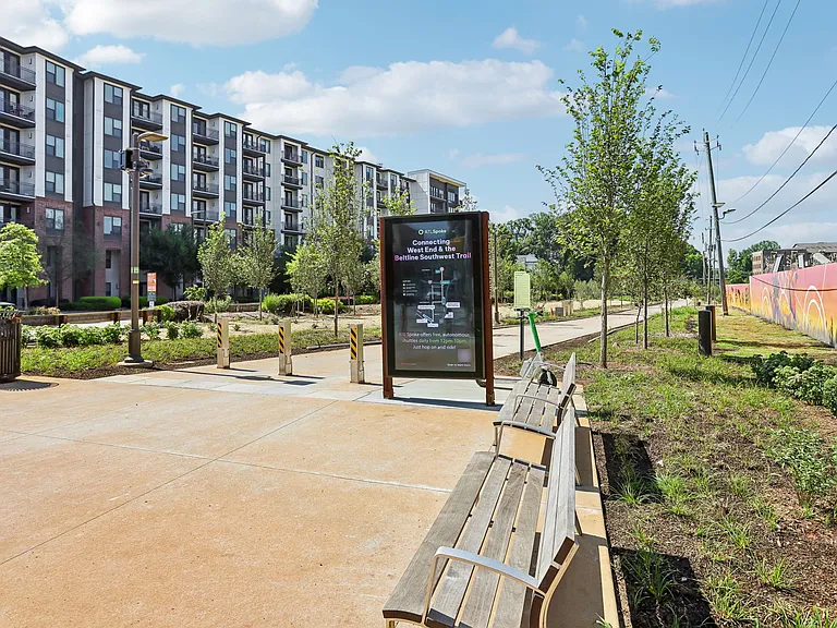 915 Glenwood Apartments on the Beltline — Photo 3