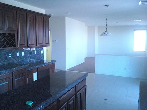Eat In Kitchen & Family RM
