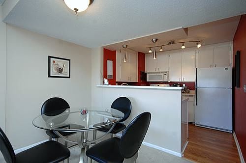 4th image of 1920 1st St S #401
