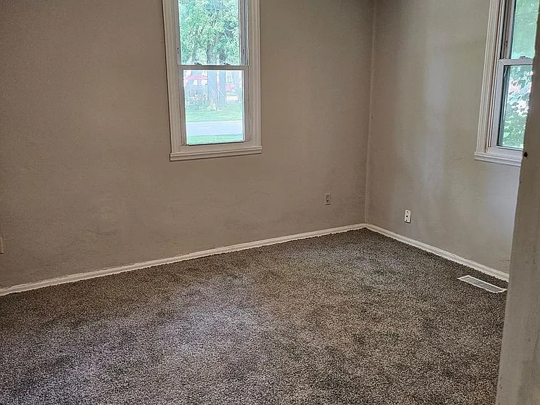 1609 Rheinhardt Ave — Photo 3