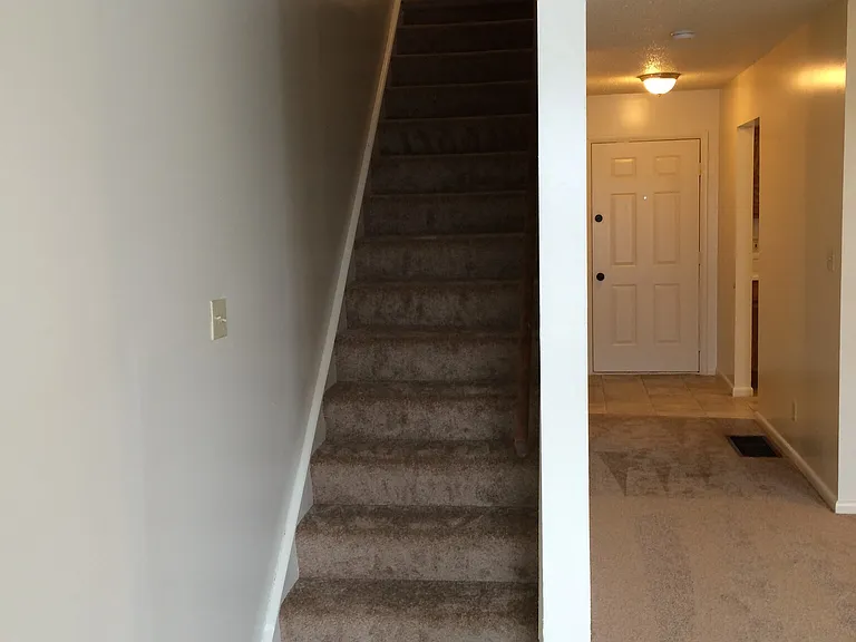 510-542 Hycliff Dr N — Photo 16