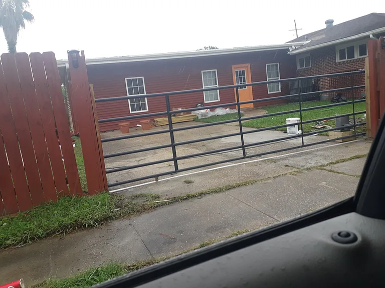 E Laverne St — Photo 18