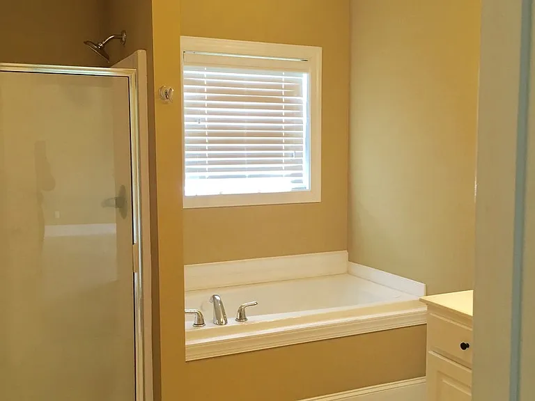 233 Forest Glen Dr — Photo 10