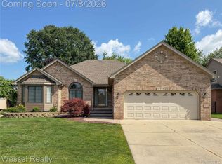 17575 Rocco Dr, Macomb, MI 48044