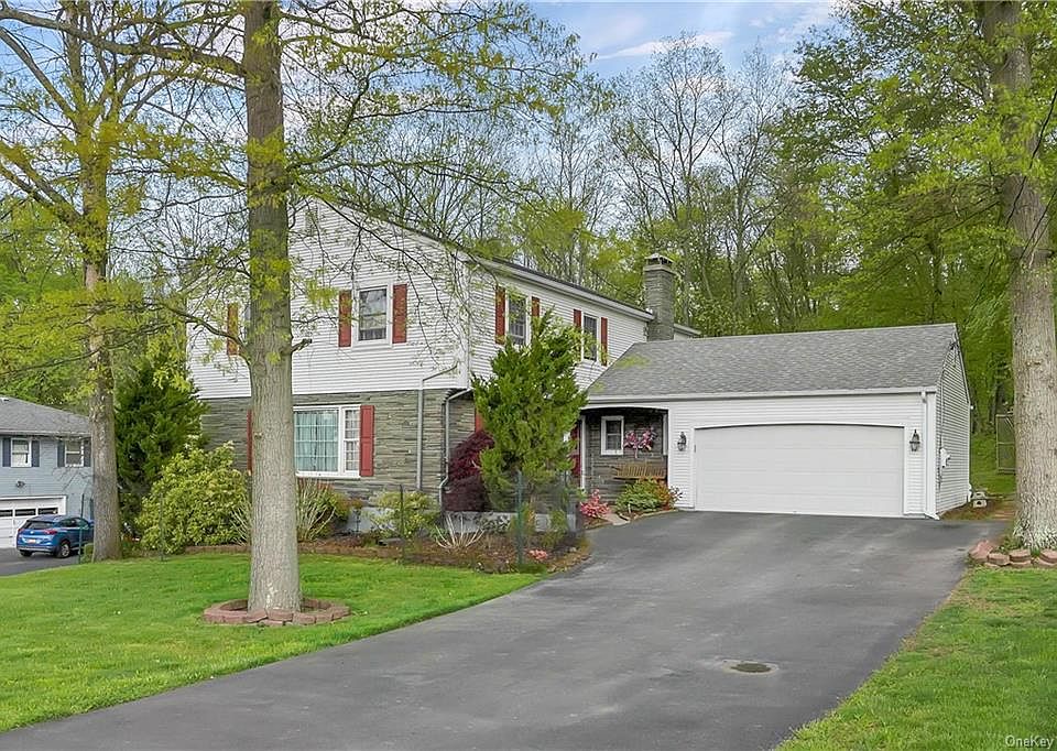 1st image of 4 Glen Dr