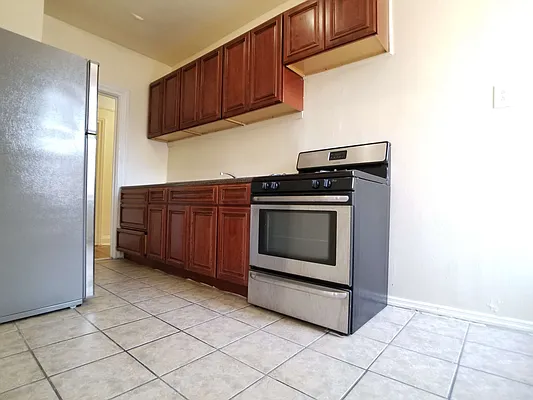 Rented by BRICK & GALO REALTY CORP | media 27