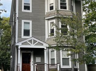 128 Chestnut St #1, Brookline, MA 02445