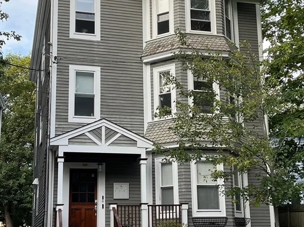 128 Chestnut St #1, Brookline, MA 02445