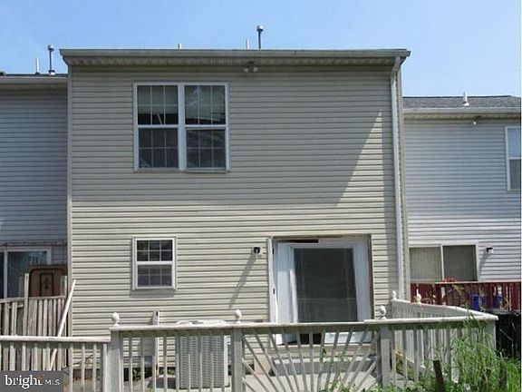 3rd image of 709 Great Bay Ave
