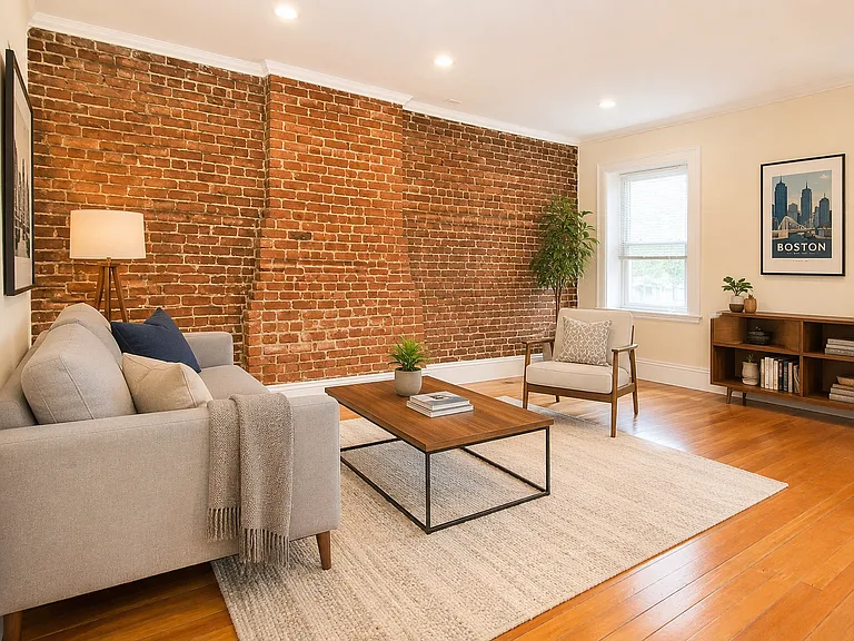 1616 Beacon St #2 — Photo 3