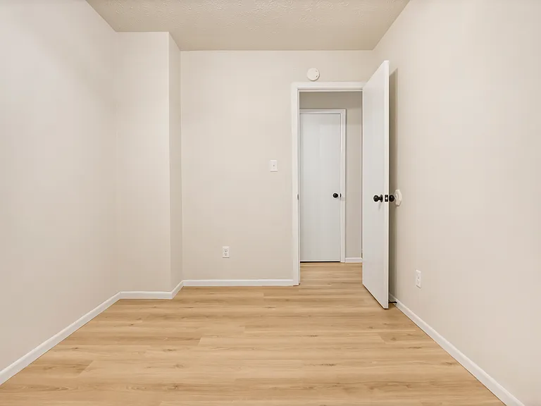 540 Lewis St #E — Photo 12
