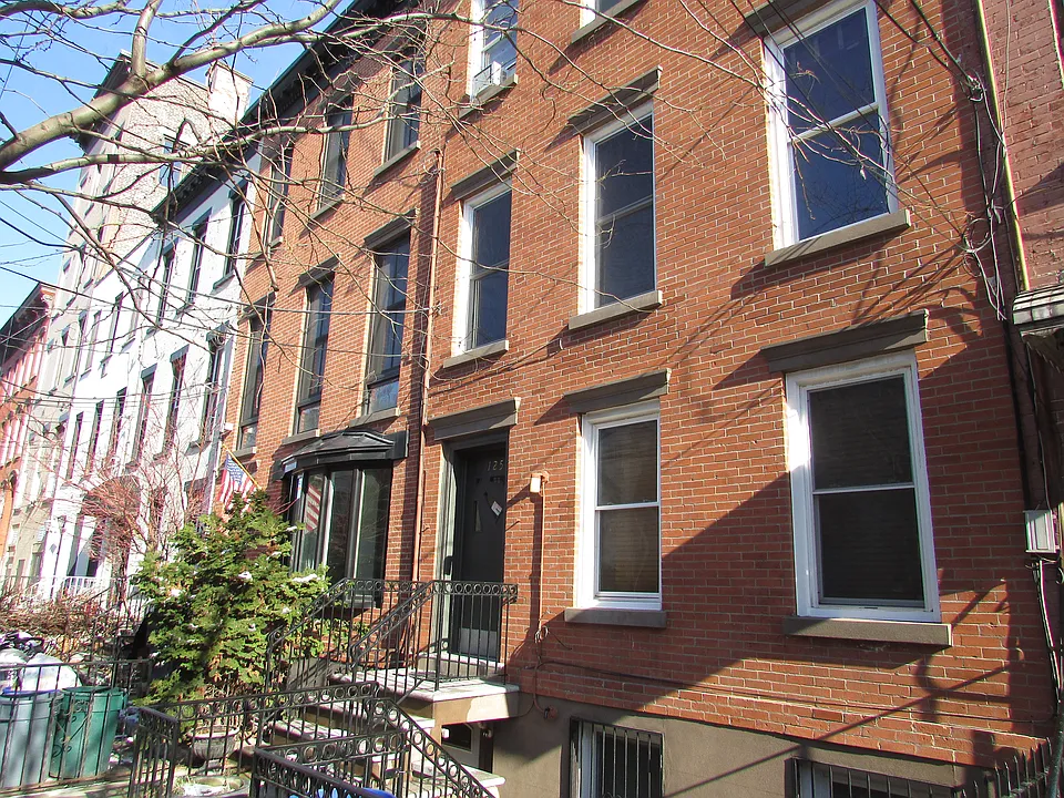 125 Bloomfield St #3