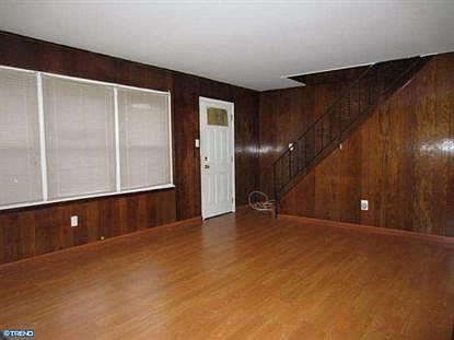 2nd image of 46 Bloomfield Ln