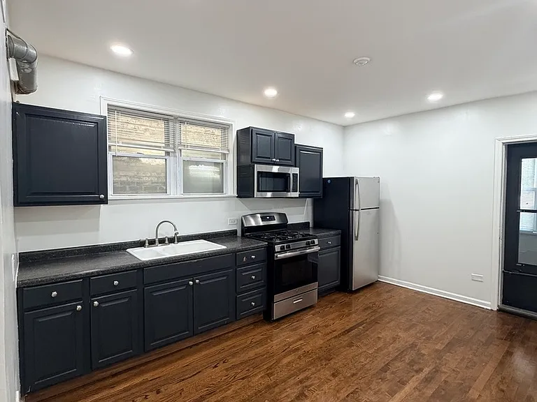 1748 N Keystone Ave #1 — Photo 2