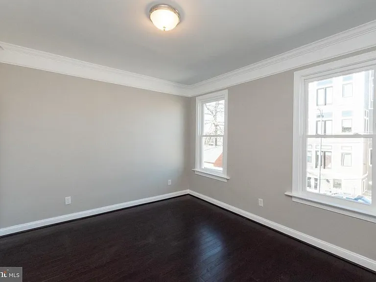 465 Luray Pl NW — Photo 15