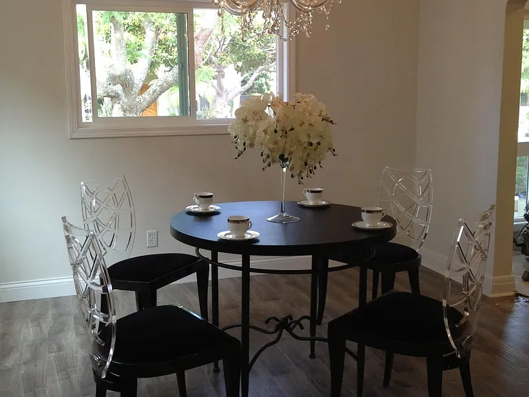 2107 Kelton Ave — Photo 4