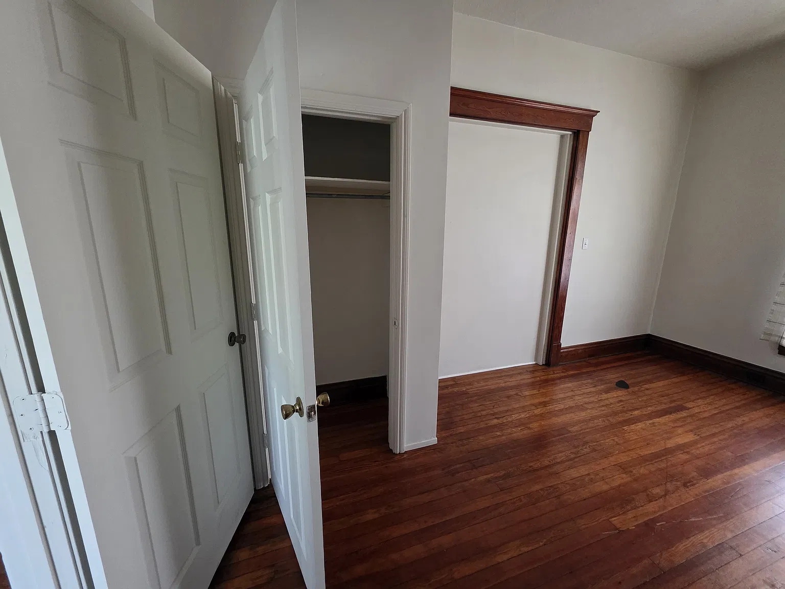 2 bed, 1100 sqft, $1,100 — Photo 3