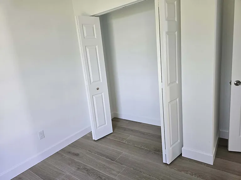 6125 7th Pl — Photo 15